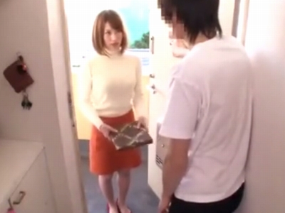 喘ぎ声が大きい隣人のドスケベ妻を部屋に連れ込み寝取るw