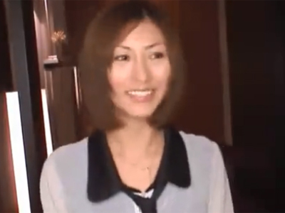 本気ピスハメ後に顔射された常態で高速手マンされて潮吹きアクメする美女