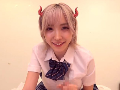 校内で男子生徒を狙うギャルなサキュバス